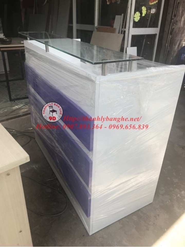 Thanh lý quầy lễ tân, tính tiền cũ 2m